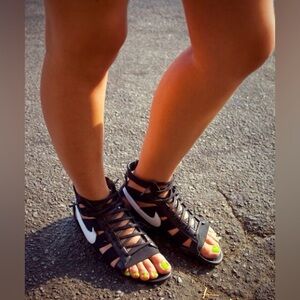 Rare 2009 Nike gladiator leather lace up flat sandals cut out sneakers 8